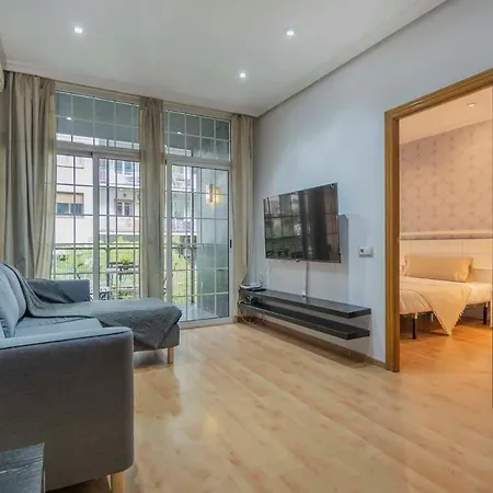 Apartment Comfy 4bd-2bth With Terrace In Plaza Espana Barcelona