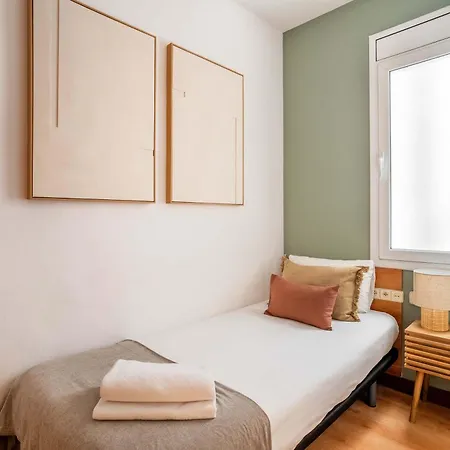 Apartment The Collection - Plaza Espana 4bd 2bth With Terrace For Families *
