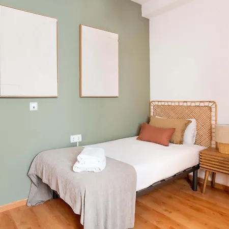 The Collection - Plaza Espana 4bd 2bth With Terrace For Families *